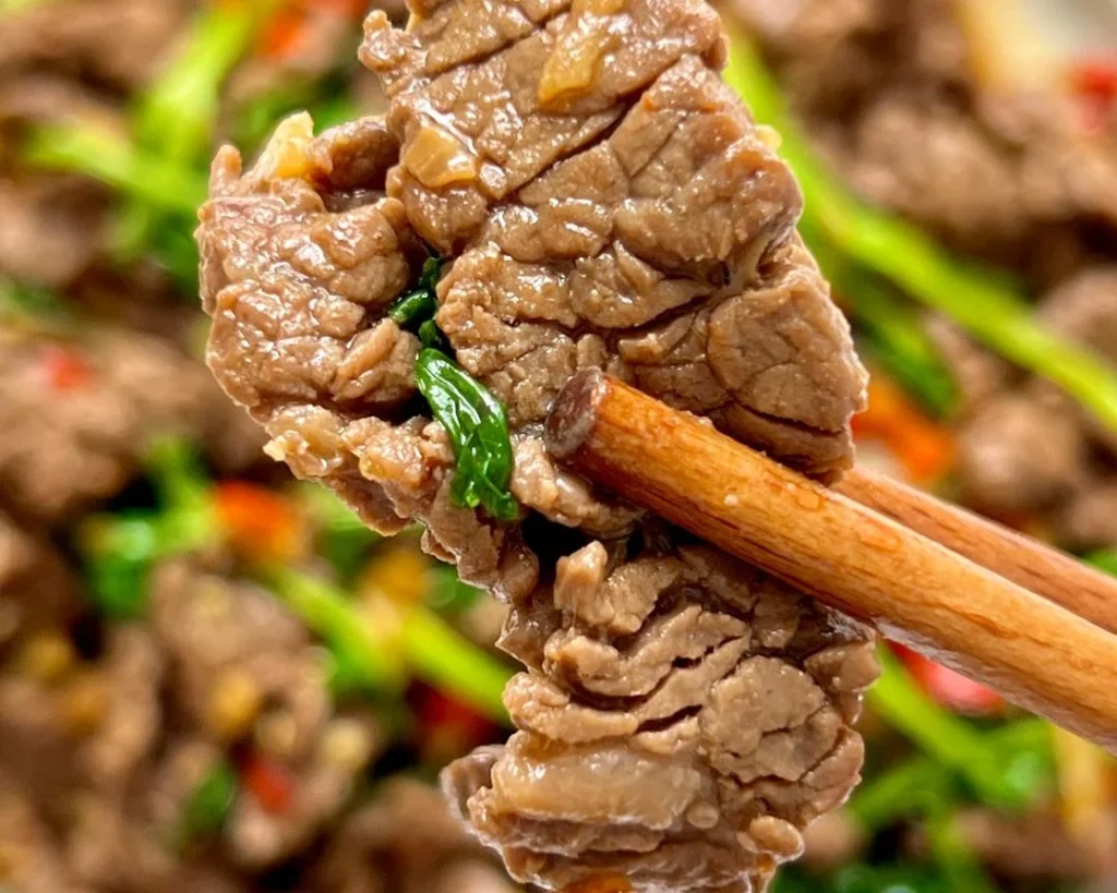 Stir-fried Yellow Beef with Cilantro and Chilies