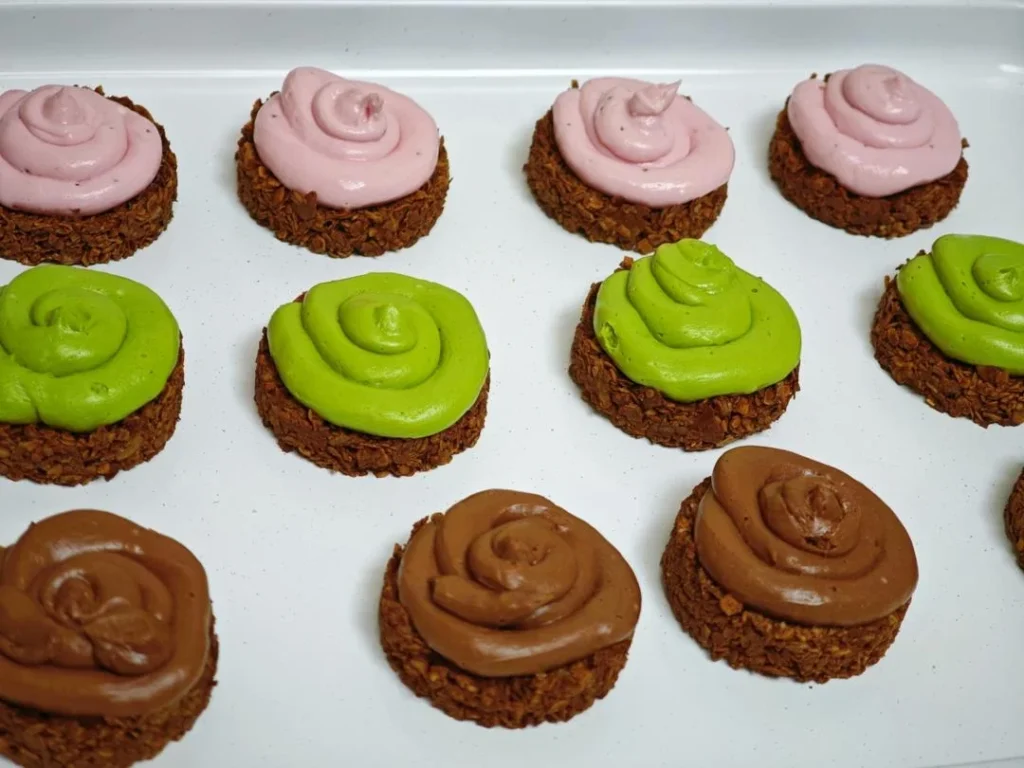 Crispy Chocolate Oat Sandwich Cookies with Cream Cheese Filling