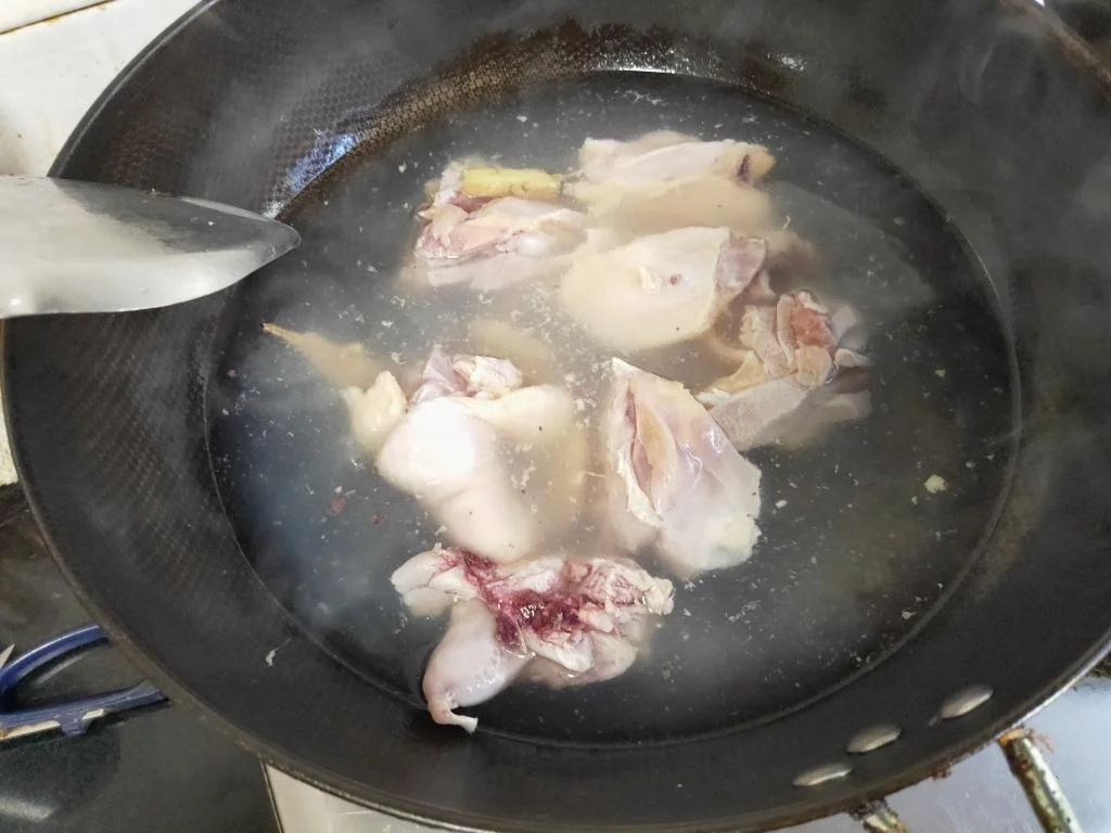 Braised Chicken Legs with Potatoes