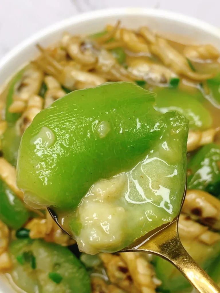 Luffa Gourd with Razor Clams