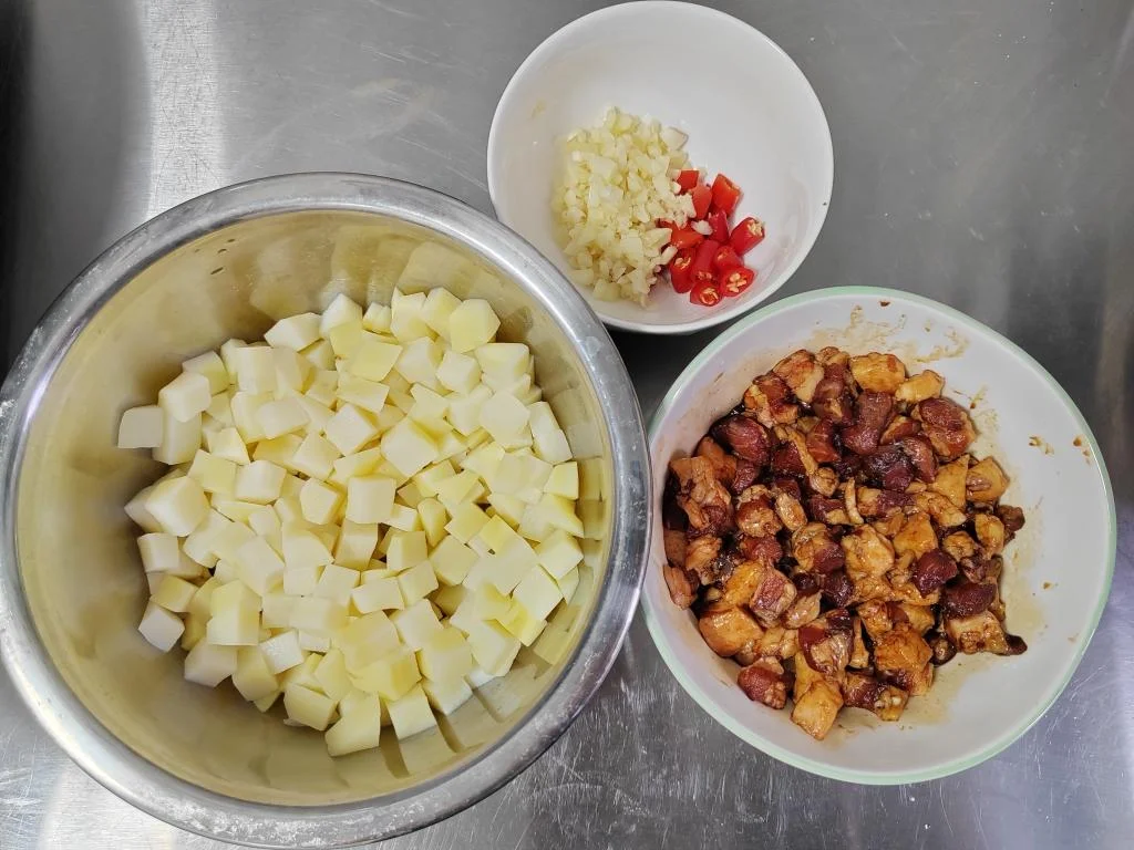 Diced Pork and Potato Stir-Fry