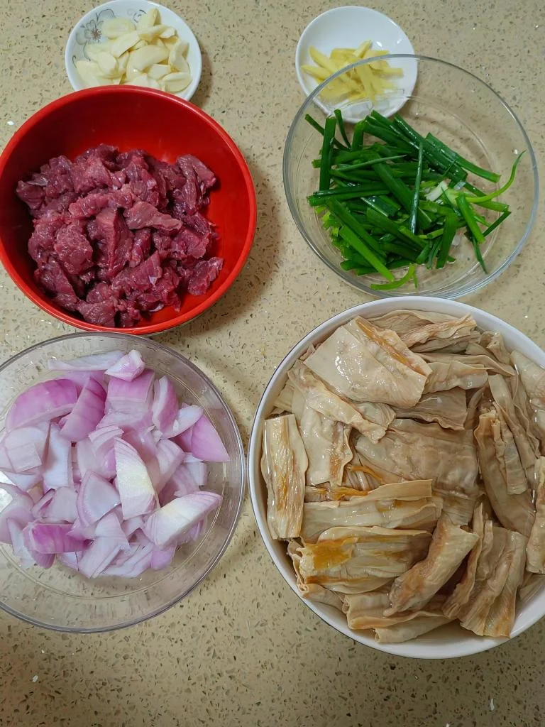Braised Beef with Dried Tofu Sticks