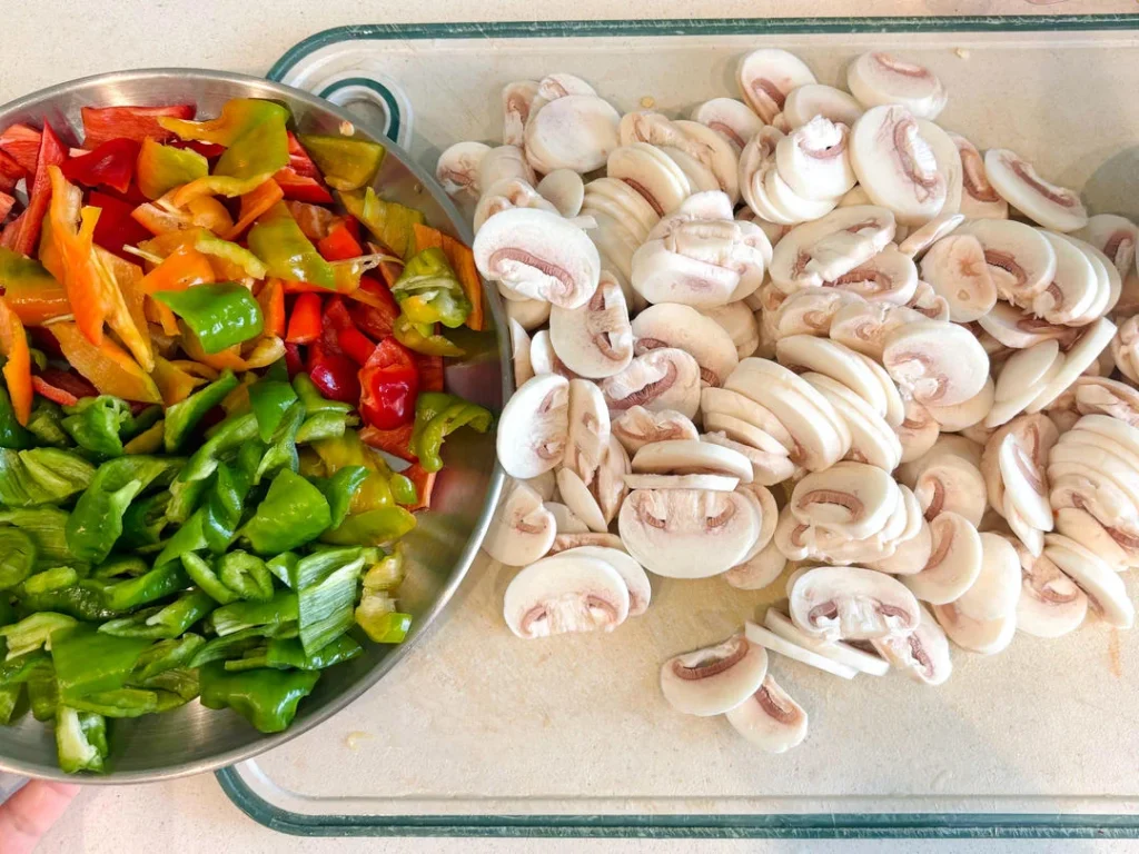 Spicy Stir-Fried Button Mushrooms with Peppers