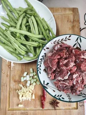 Braised Beef with Green Beans