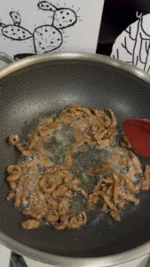 Tender Ginger and Green Pepper Beef Stir-fry