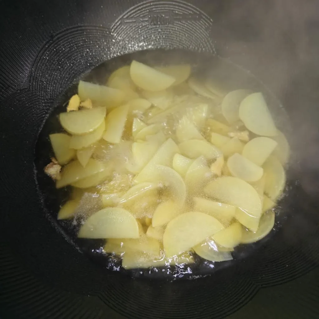 Savory Potato and Chive Soup with Fish-Broth Flavor