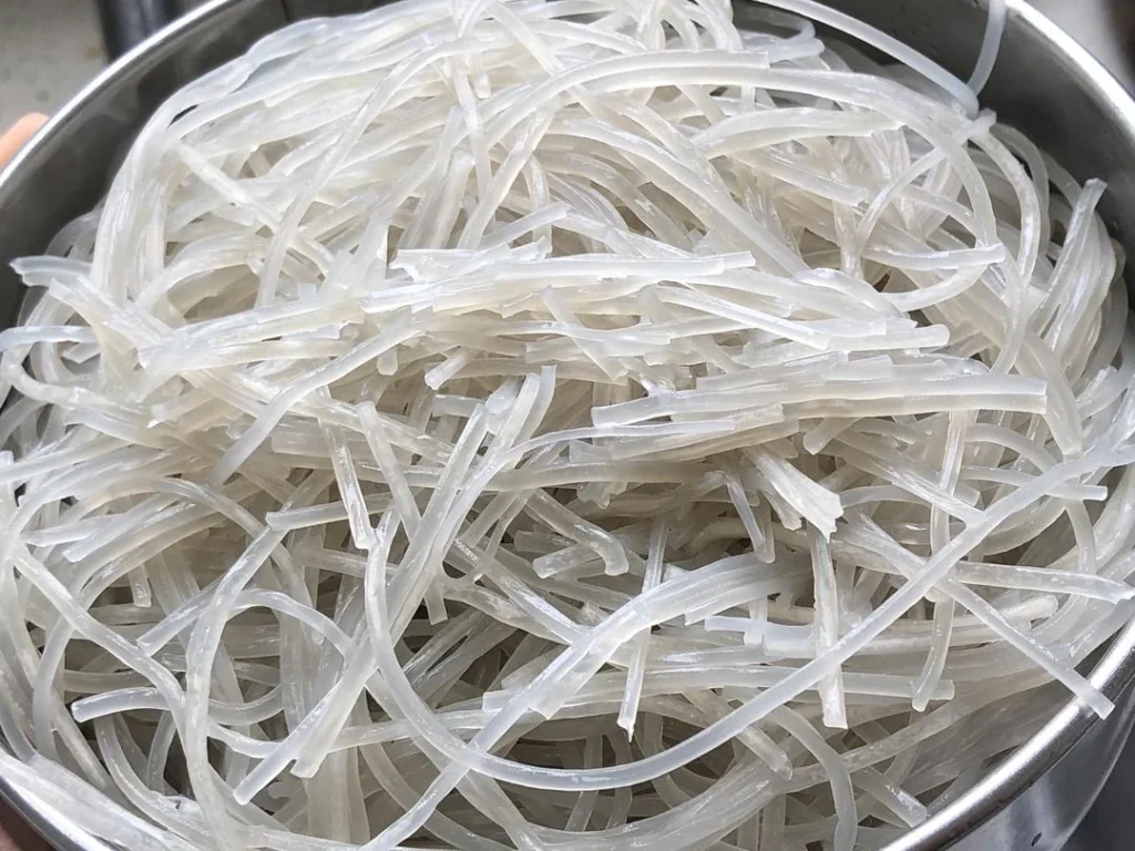 Ants Climbing a Tree (Glass Noodles with Minced Pork)