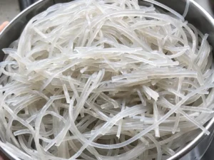 Ants Climbing a Tree (Glass Noodles with Minced Pork)