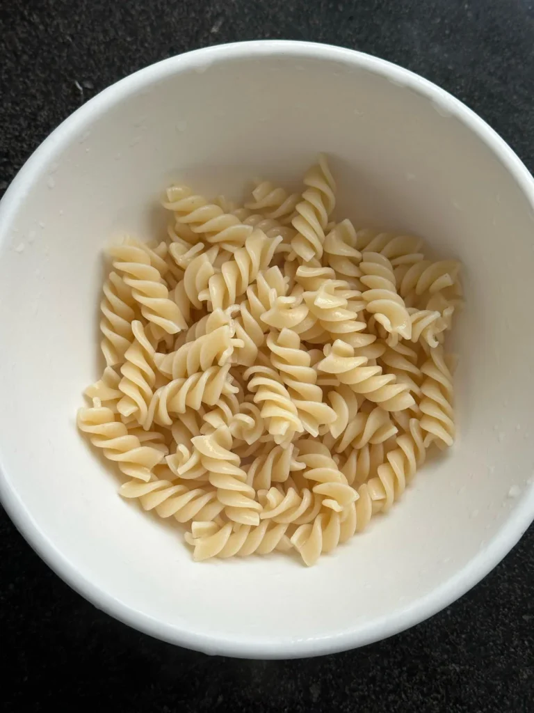 Super Delicious Low-Calorie Tuna, Egg & Cucumber Pasta Salad