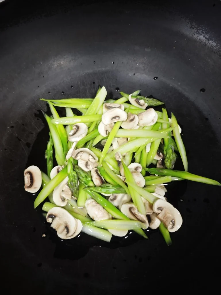 Asparagus and Mushroom — Oil-Free Low-Fat Quick Dish
