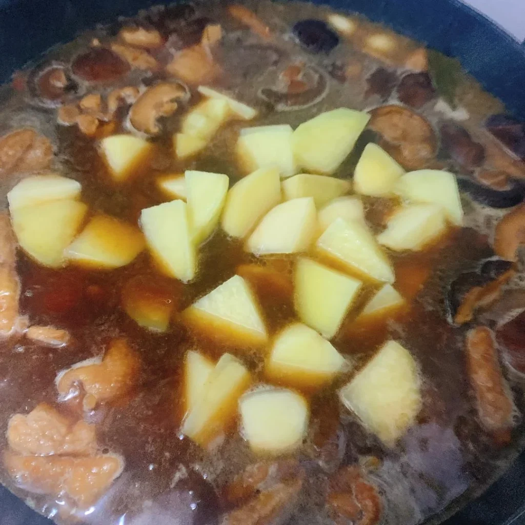 Huang Men Chicken Rice (Braised Chicken with Rice)