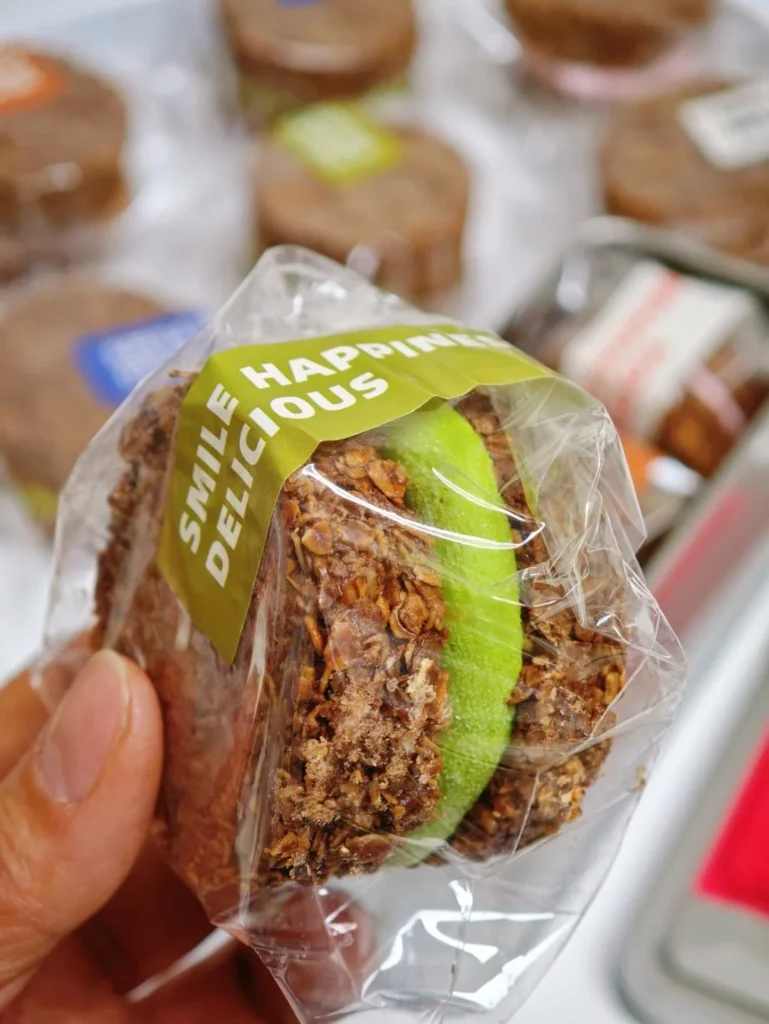 Crispy Chocolate Oat Sandwich Cookies with Cream Cheese Filling