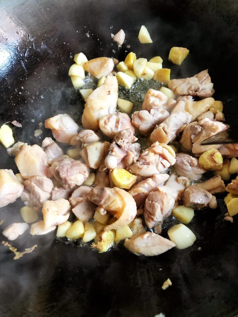 Home-Style Stir-Fried Chicken