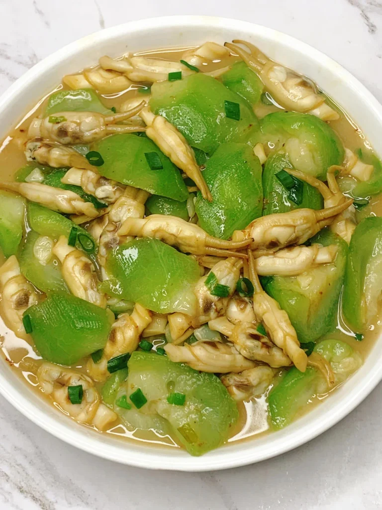 Luffa Gourd with Razor Clams