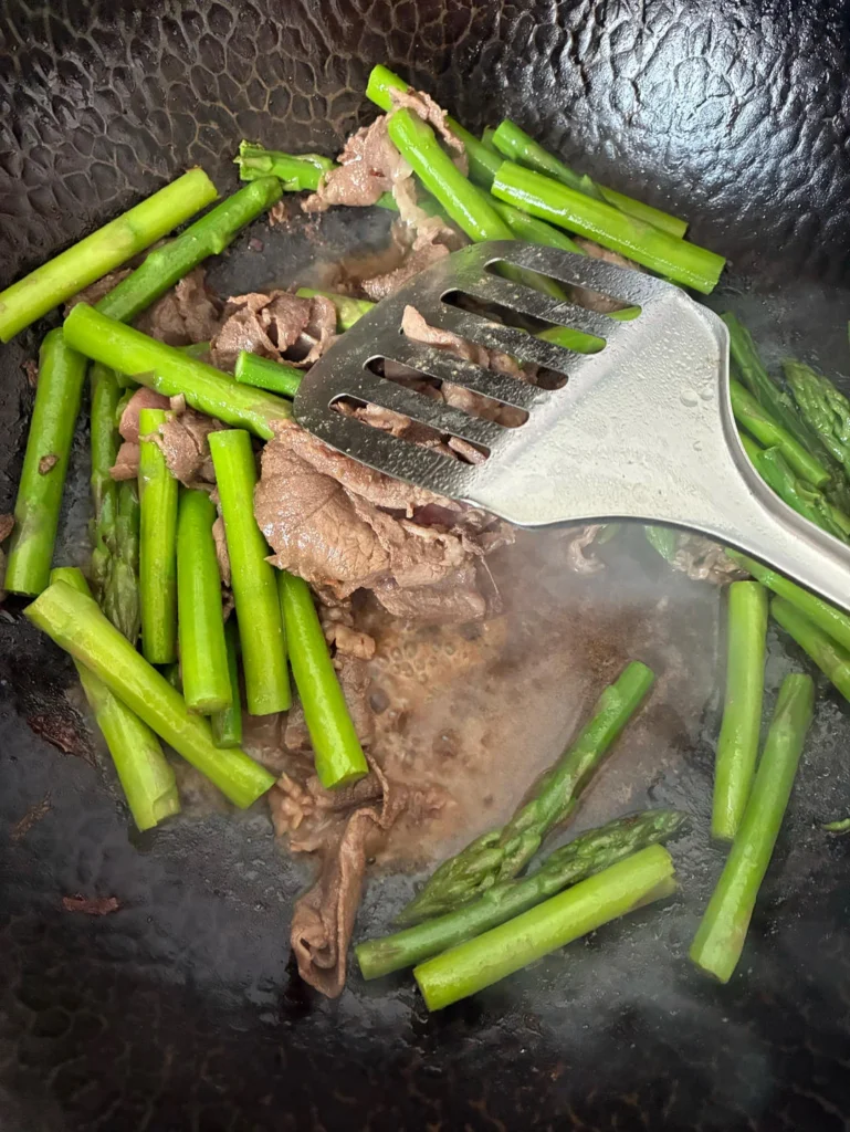 Quick Asparagus Beef Stir-Fry