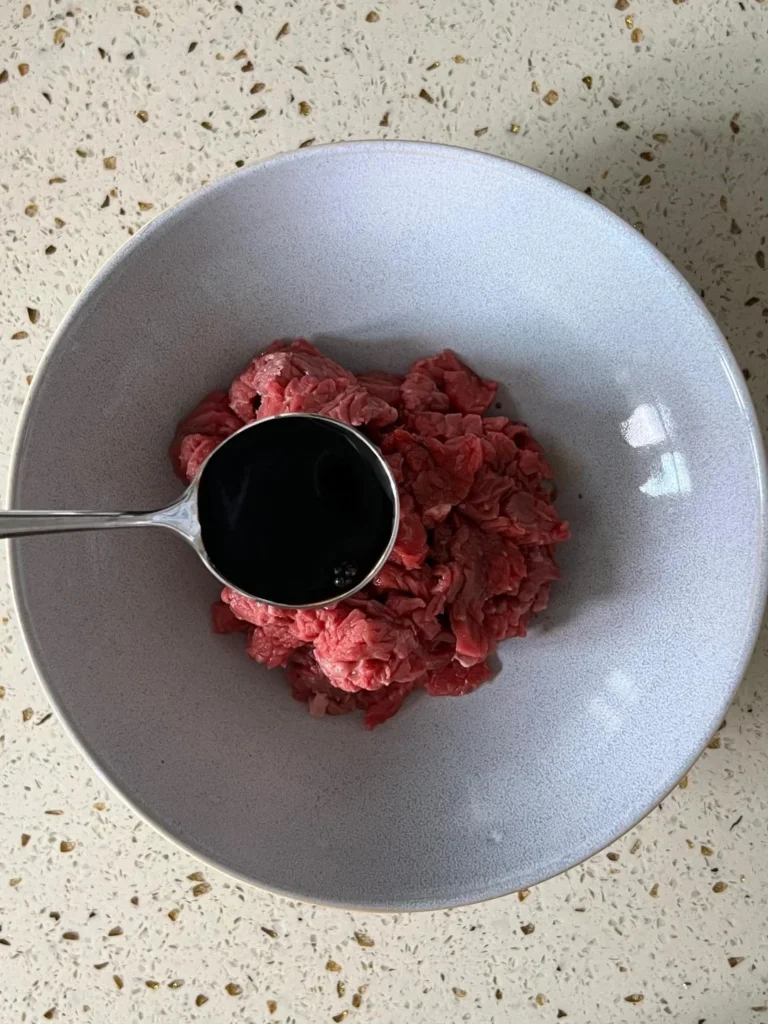 Stir-fried Yellow Beef with Cilantro and Chilies