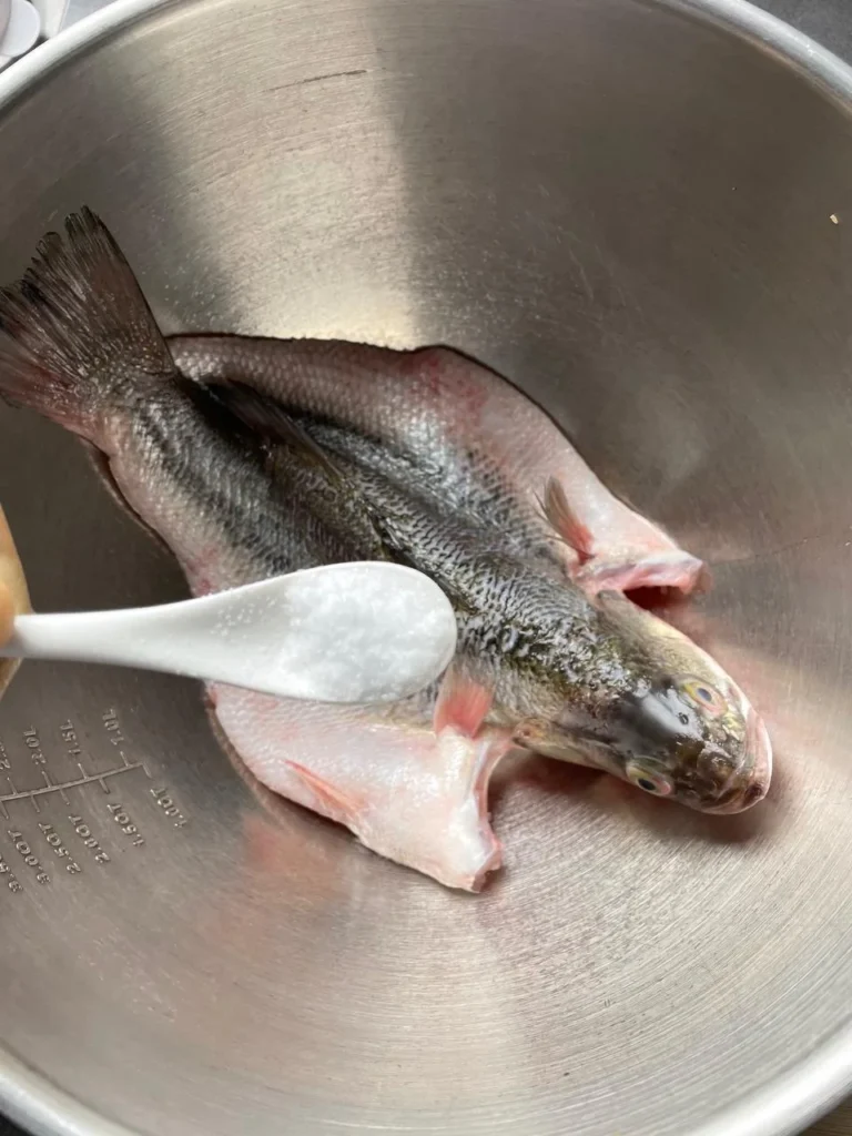 10-Minute Steamed Sea Bass (with Fish Cutting Guide)