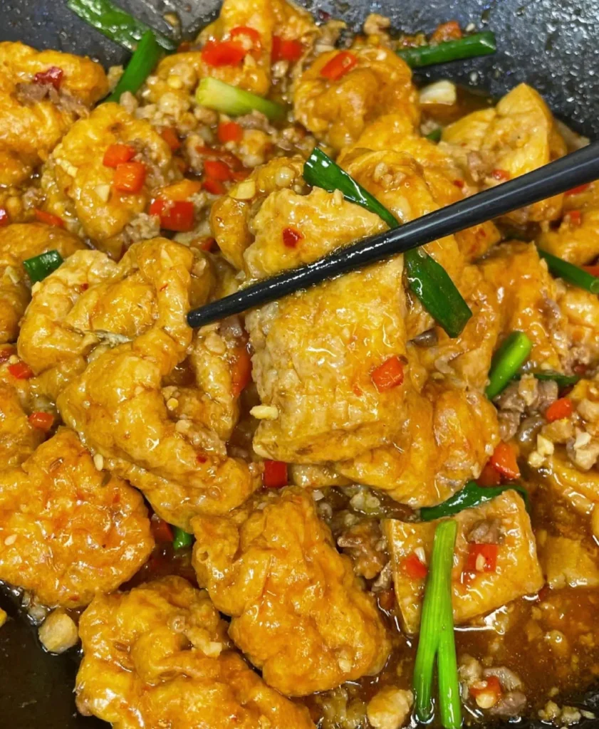Minced Pork Stir-Fried with Tofu Puffs