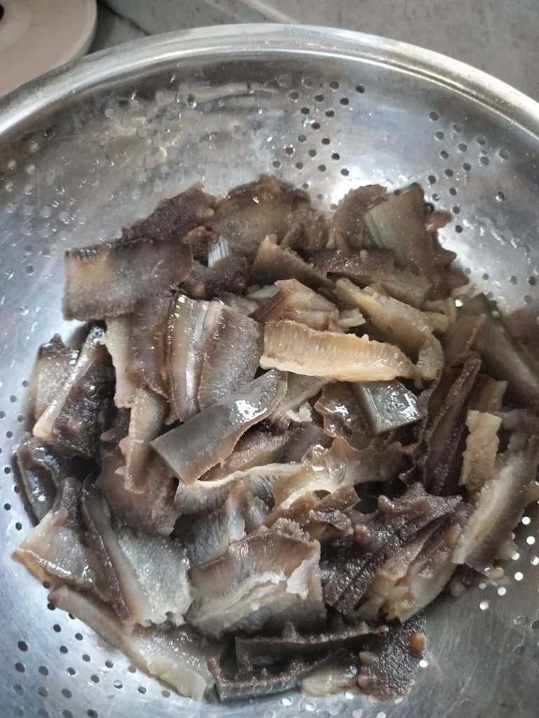 Sea Cucumber Stir-Fried with Pickled Radish