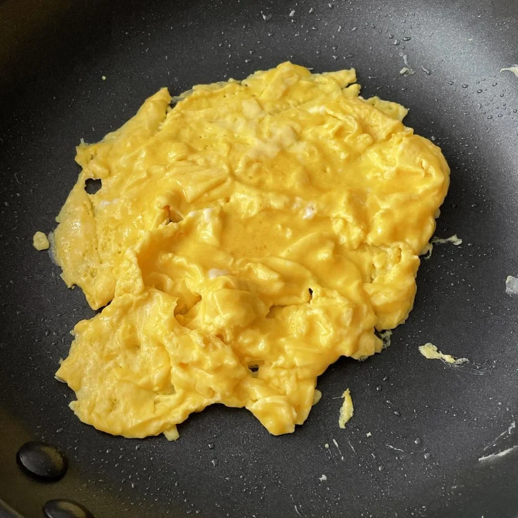 Tangy Tomato Beef with Silky Scrambled Eggs over Rice
