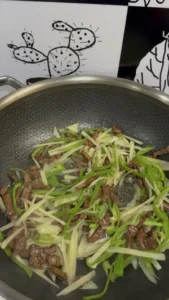 Tender Ginger and Green Pepper Beef Stir-fry