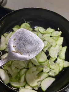 Stir-fried Loofah with Dried Whitebait