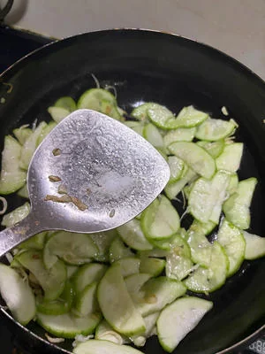 Stir-fried Loofah with Dried Whitebait