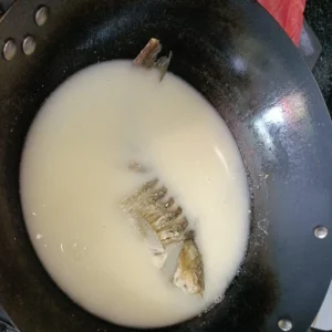 Carp, Tofu and Loofah Soup