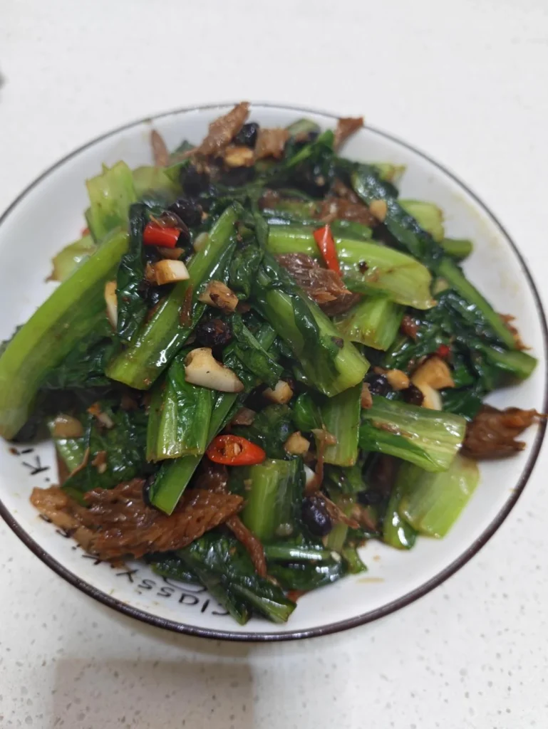 Stir-fried Romaine Lettuce with Dace and Black Bean Sauce