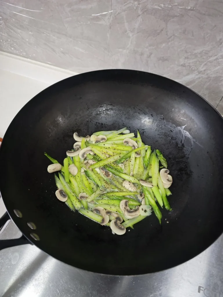Asparagus and Mushroom — Oil-Free Low-Fat Quick Dish