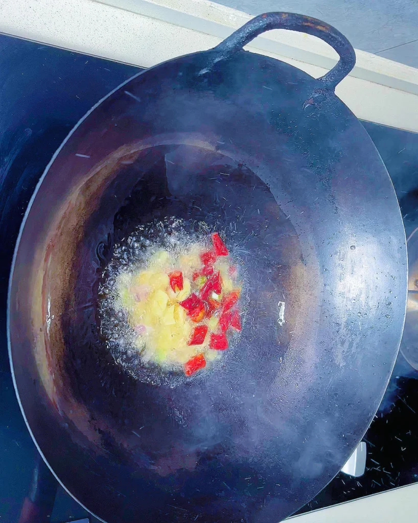 Hot and Sour Shredded Potatoes — Crisp, Appetizing, and Irresistibly Addictive!