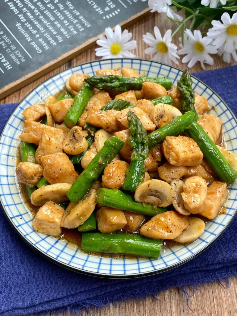 Low-Calorie Asparagus, Mushroom and Chicken Stir-Fry