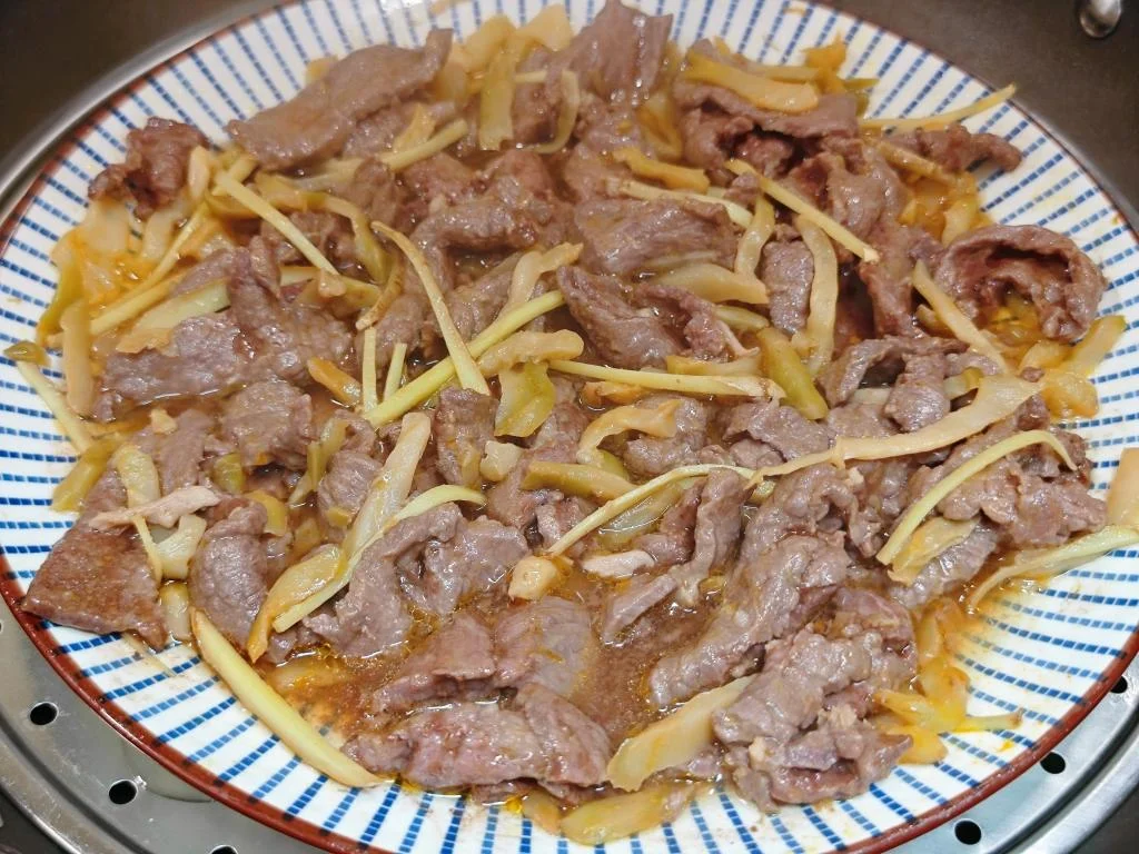 Steamed Beef with Pickled Mustard Tuber