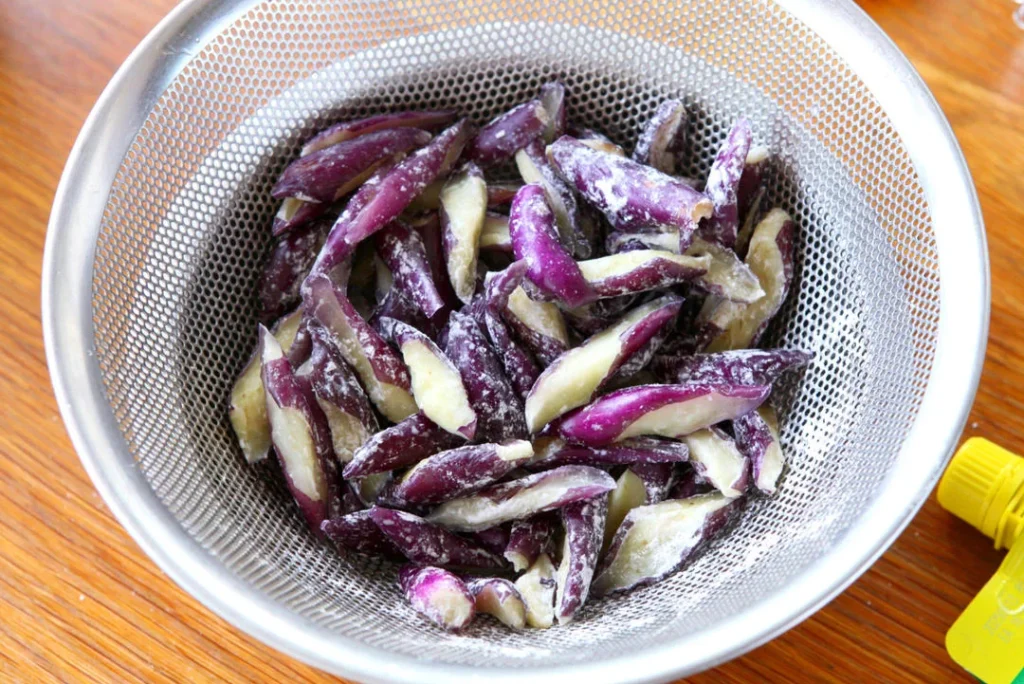 Sauce-Flavored Eggplant with Minced Pork