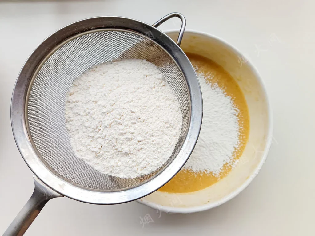 Low-Sugar, Low-Oil Banana Nut Pound Cake