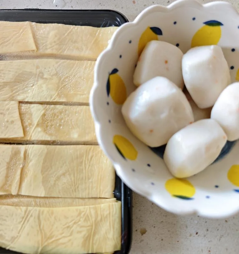Fish Ball and Napa Cabbage Stew