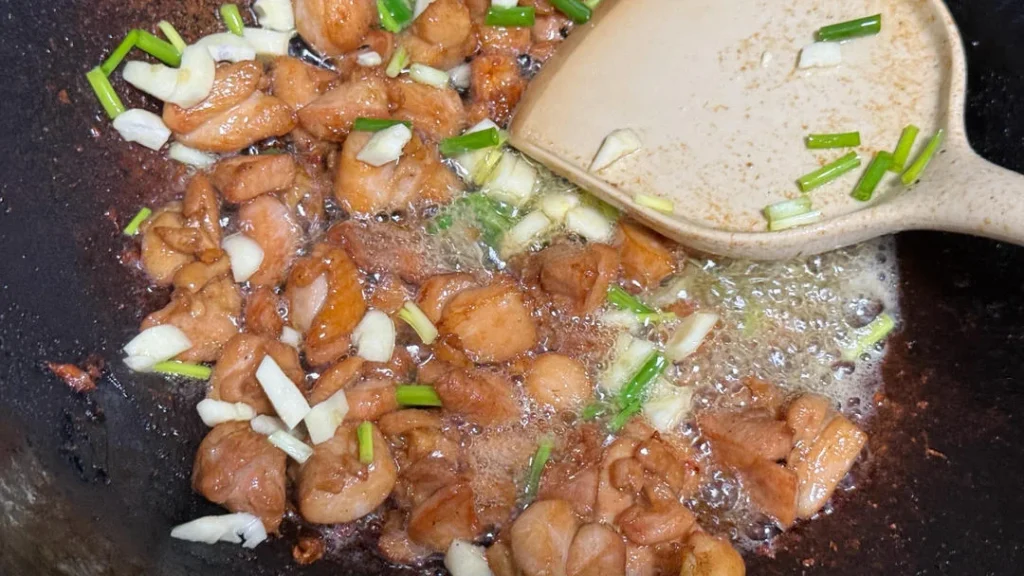Quick Farmhouse Stir-fried Chicken (10 Minutes)