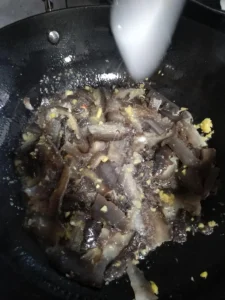 Sea Cucumber Stir-Fried with Pickled Radish