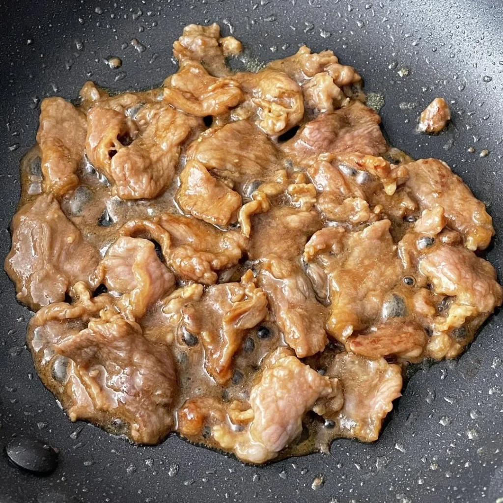 Tangy Tomato Beef with Silky Scrambled Eggs over Rice