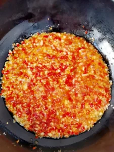 Homemade Garlic Chili Sauce – Restaurant Style