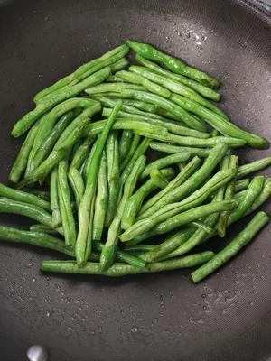 Braised Beef with Green Beans