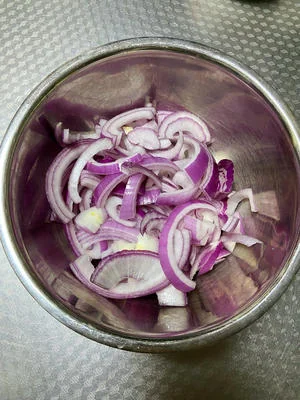 Stir-fried Chicken with Onions
