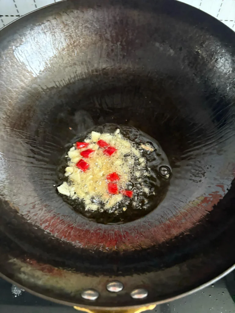 Stir-fried Bean Sprouts with Ham (Rice-Stealing Side Dish)