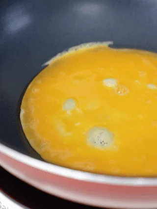 Make-Ahead Breakfast Rice Rolls with Chicken and Egg