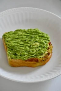 No-Cook Monday Breakfast: Avocado Toast with Blueberries