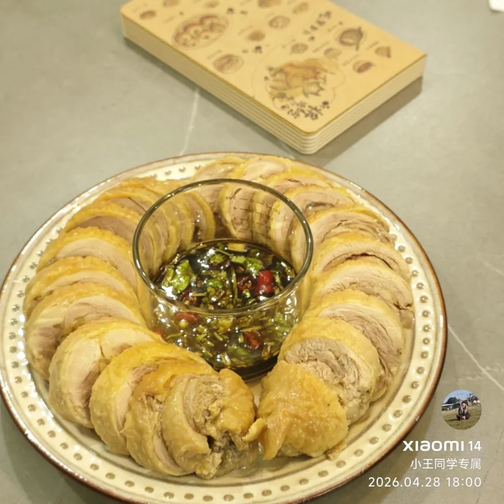 Cold-Served Chicken Roll