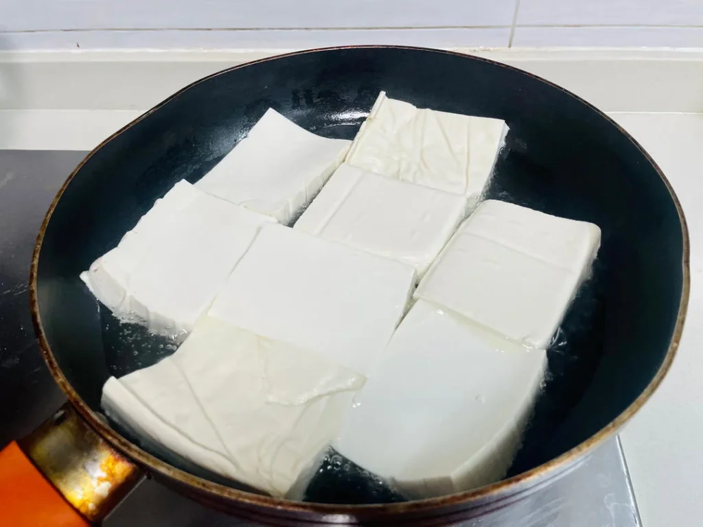 Minced Pork and Tofu Clay Pot