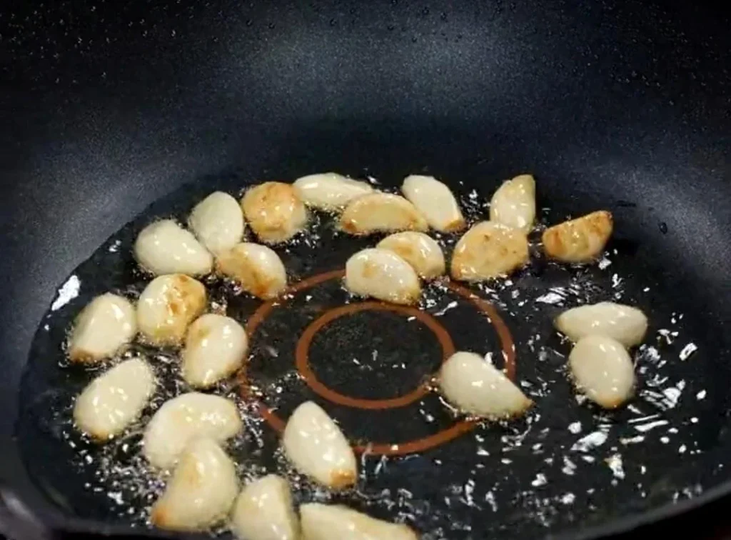 Button Mushrooms with Chicken Breast