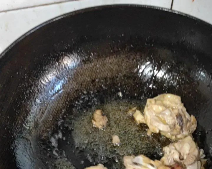 Braised Chicken Legs with Potatoes