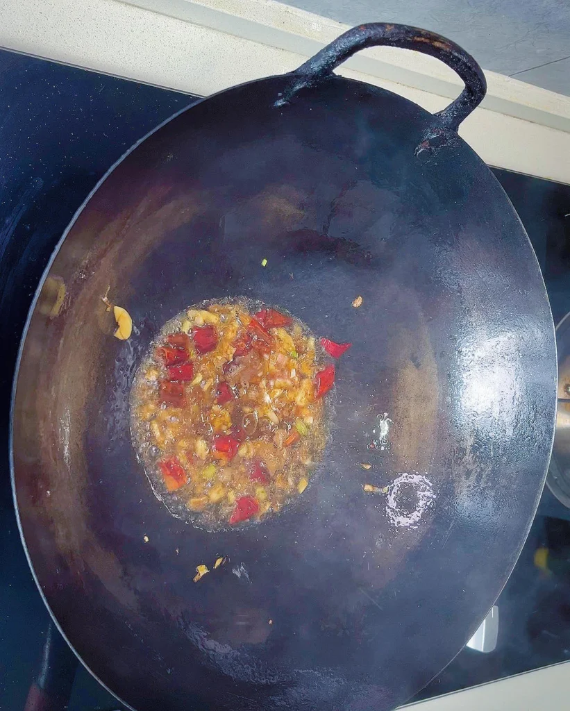 Hot and Sour Shredded Potatoes — Crisp, Appetizing, and Irresistibly Addictive!